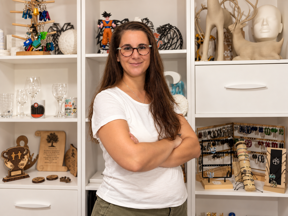 Alba, creadora y artesana detrás de Al Alba Creaciones